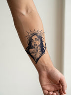 Tatouage Couronne d'épines appliqué sur avant-bras