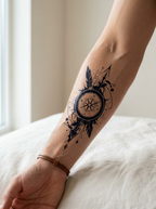 Tatouage Boussole Bohème appliqué sur avant-bras