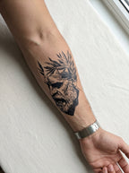 Tatouage Portrait Antique appliqué sur avant-bras