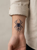 Tatouage Araignée Tribal appliqué sur poignet