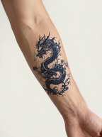 Tatouage Dragon des Abysses appliqué sur avant-bras