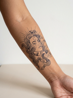 Tatouage Méduse Solaire appliqué sur avant-bras