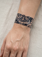 Tatouage Bracelet Dragon Feu appliqué sur poignet