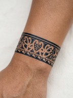 Tatouage Bracelet Oriental appliqué sur poignet