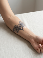 Tatouage Ornement Majestueux appliqué sur avant-bras