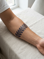 Tatouage Bracelet Vagues Simples appliqué sur avant-bras