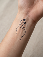 Tatouage Doigt Cœur Coréen appliqué sur poignet